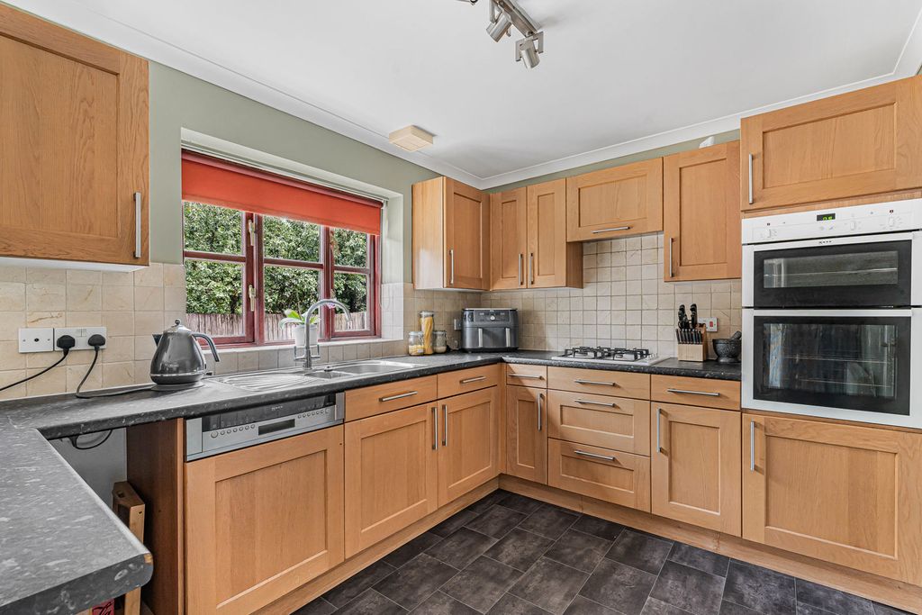 Property photo 2 of 19 Kitchen