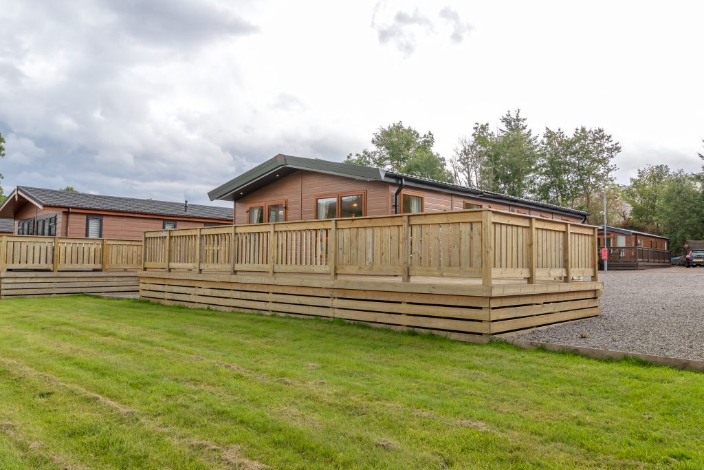 Property photo 2 of 42