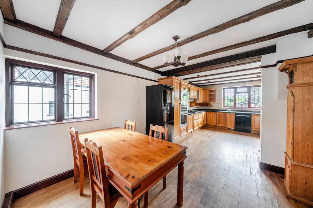 Property photo 2 of 20 1493134-13-6A5601...