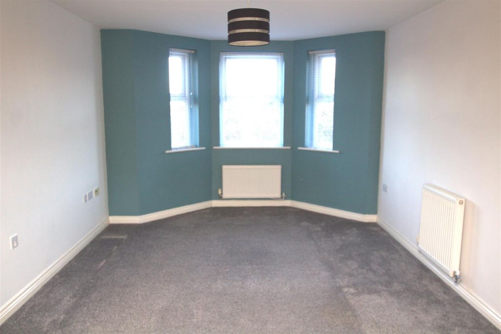 Property photo 2 of 5 9 Beadnail.Jpg