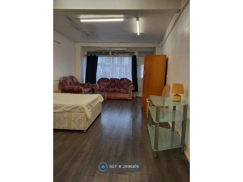 Property photo 1 of 3