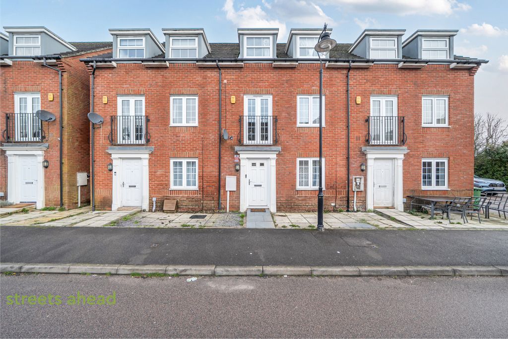 Property photo 1 of 18 F0282E66-Ed30-436...