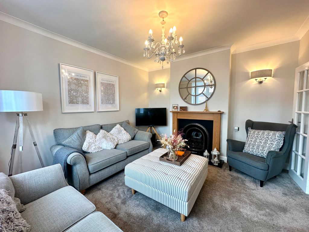 Property photo 2 of 34