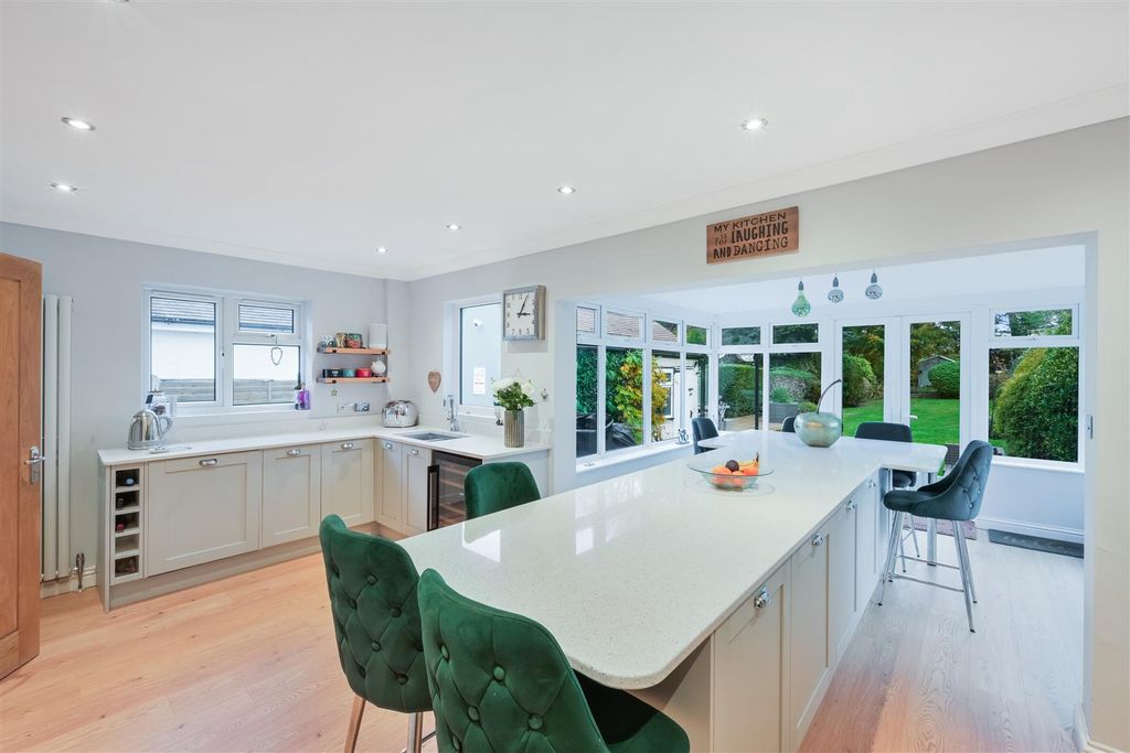 Property photo 3 of 23 Stag Leys (11).Jpg