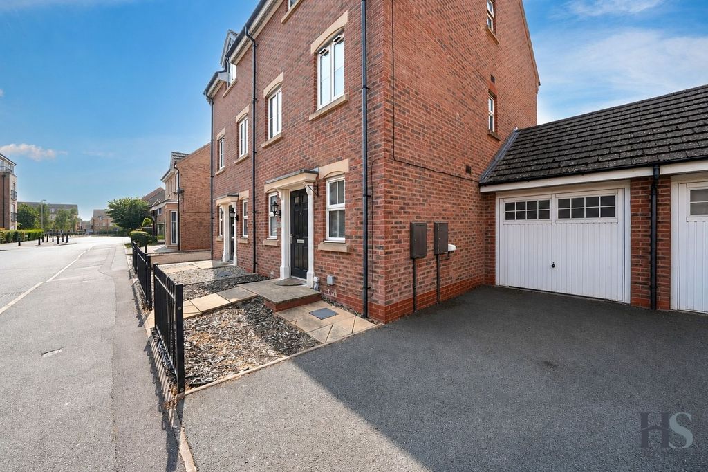 Property photo 2 of 45
