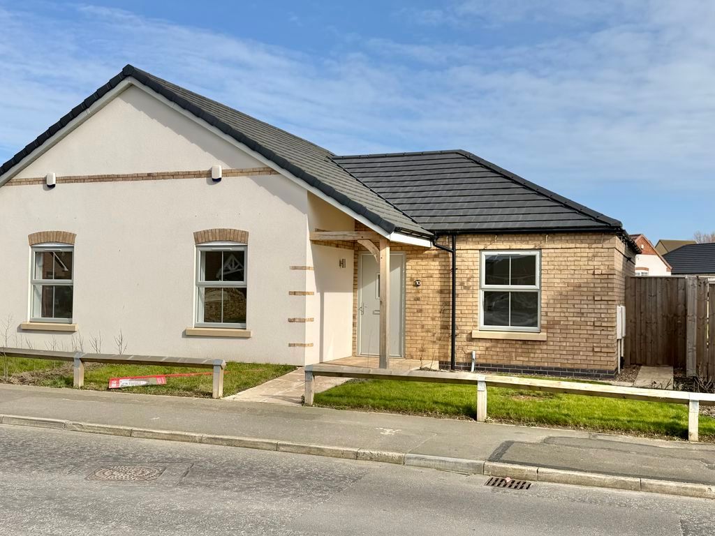 Property photo 1 of 16 Front