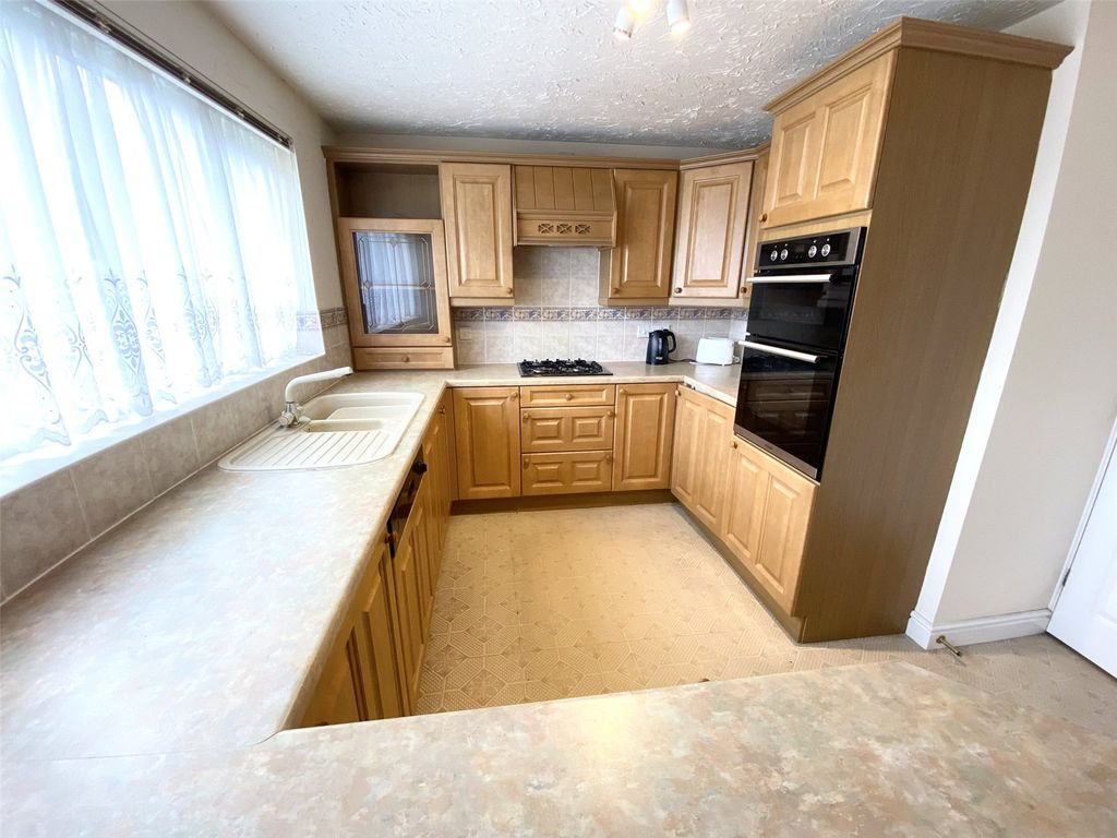 Property photo 2 of 27 Picture No. 16