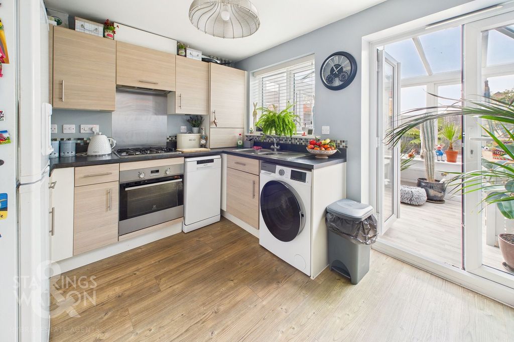 Property photo 3 of 17