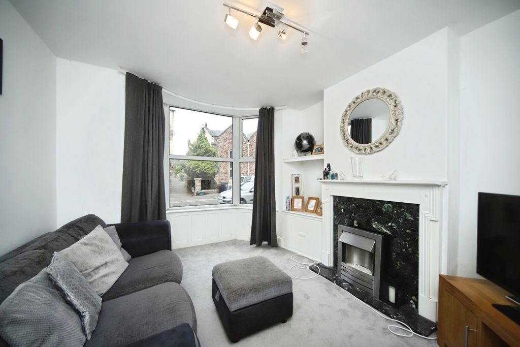 Property photo 2 of 19 Photo