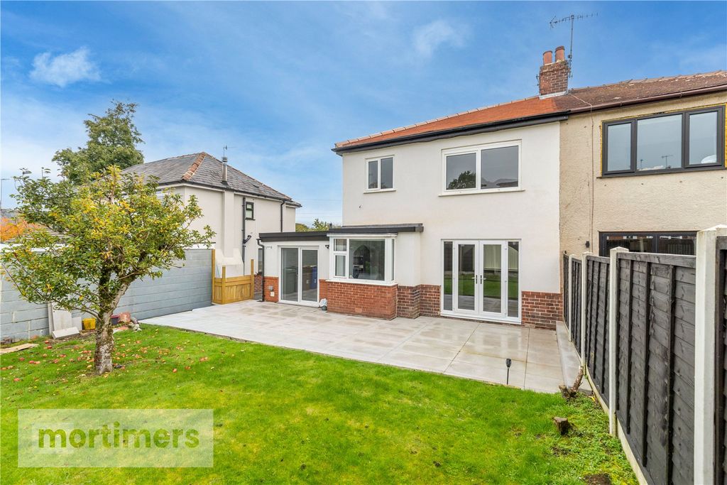 Property photo 3 of 24 Garden