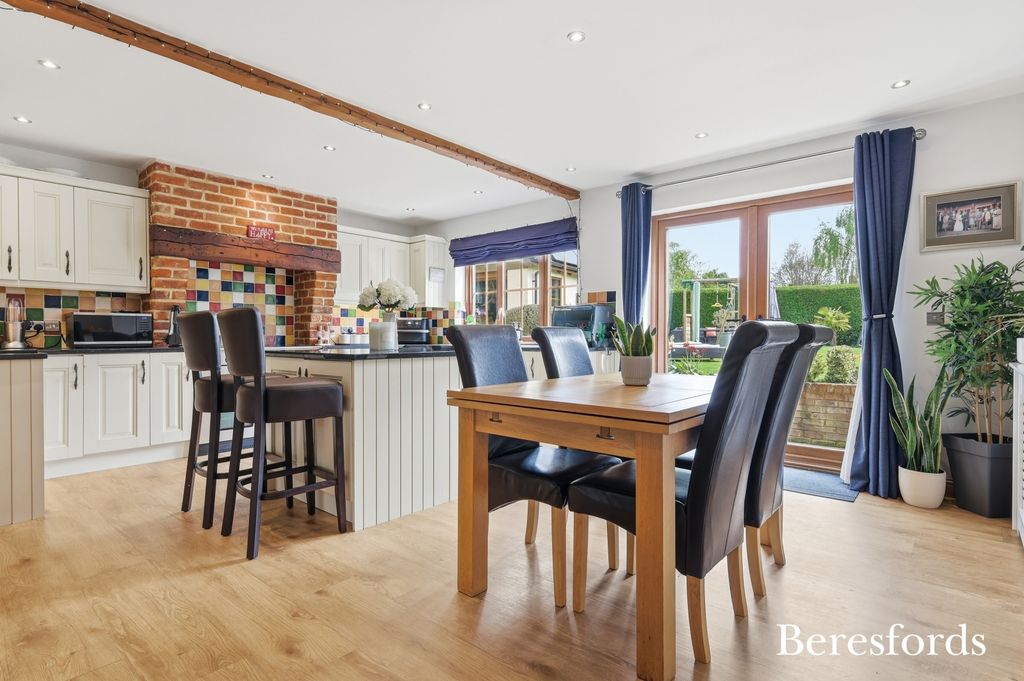 Property photo 3 of 26 Picture No. 19