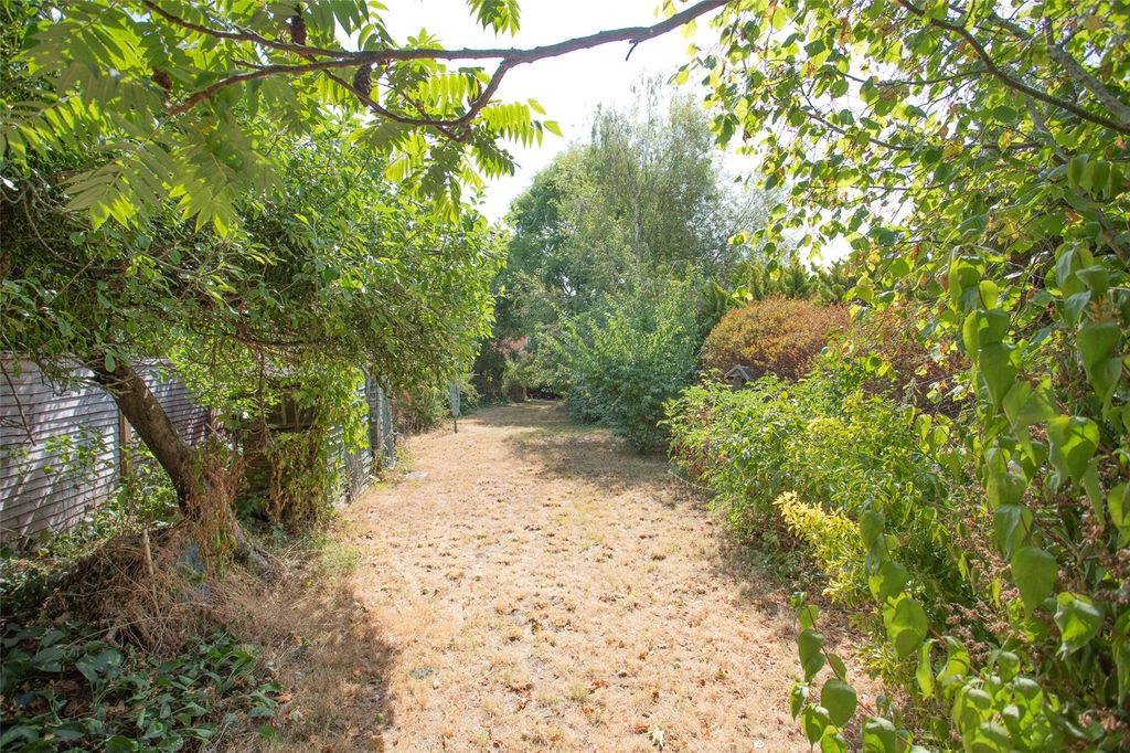 Property photo 2 of 14 Picture No. 24
