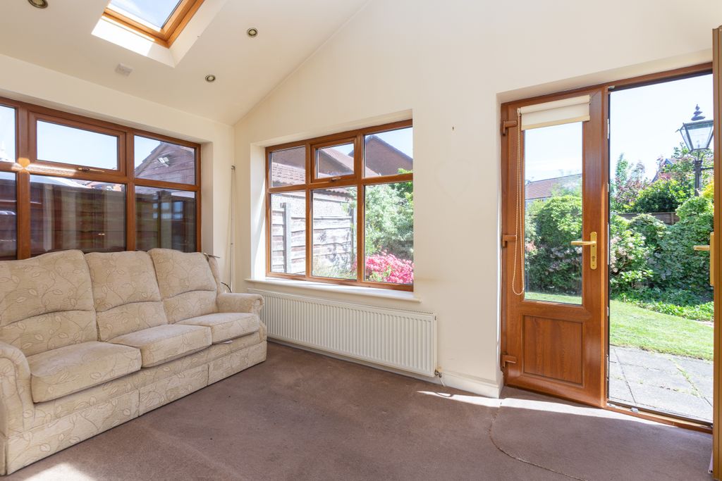 Property photo 3 of 19 Conservatory