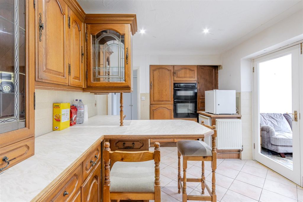 Property photo 3 of 24 Kitchen