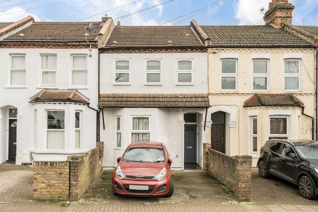 Property photo 1 of 8