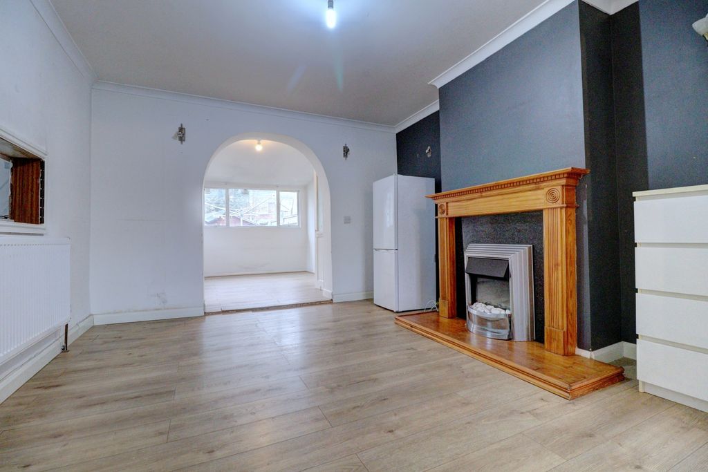 Property photo 3 of 10 Picture No. 02