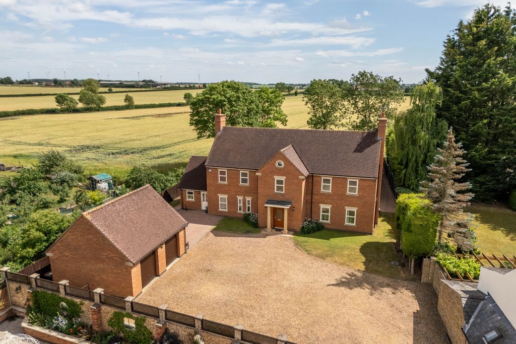 Property photo 2 of 48