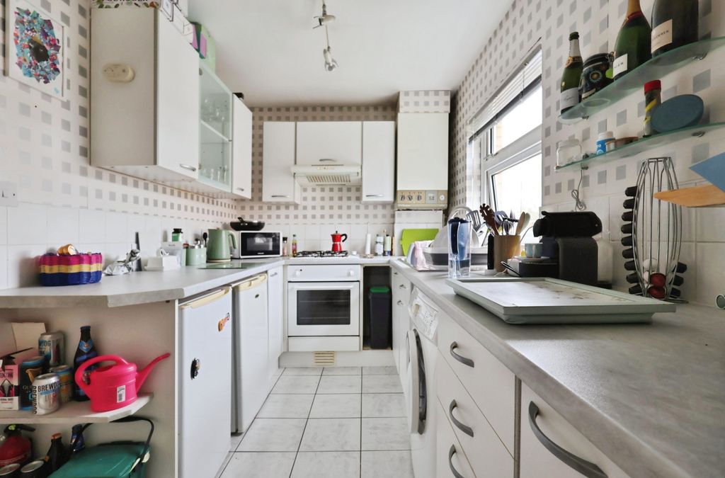 Property photo 2 of 30