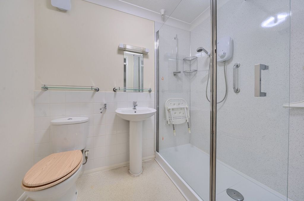 Property photo 3 of 8