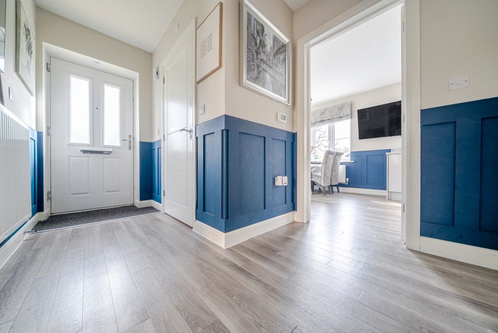 Property photo 2 of 16 1445958-4-69Df512...