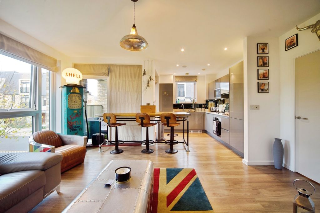 Property photo 3 of 16 Photo