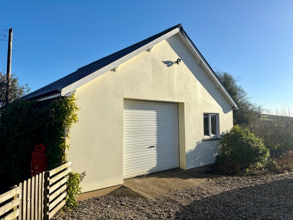 Property photo 3 of 30
