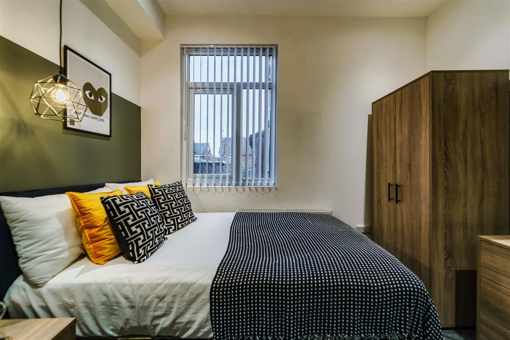 Property photo 2 of 11 Room 2 C.Jpg