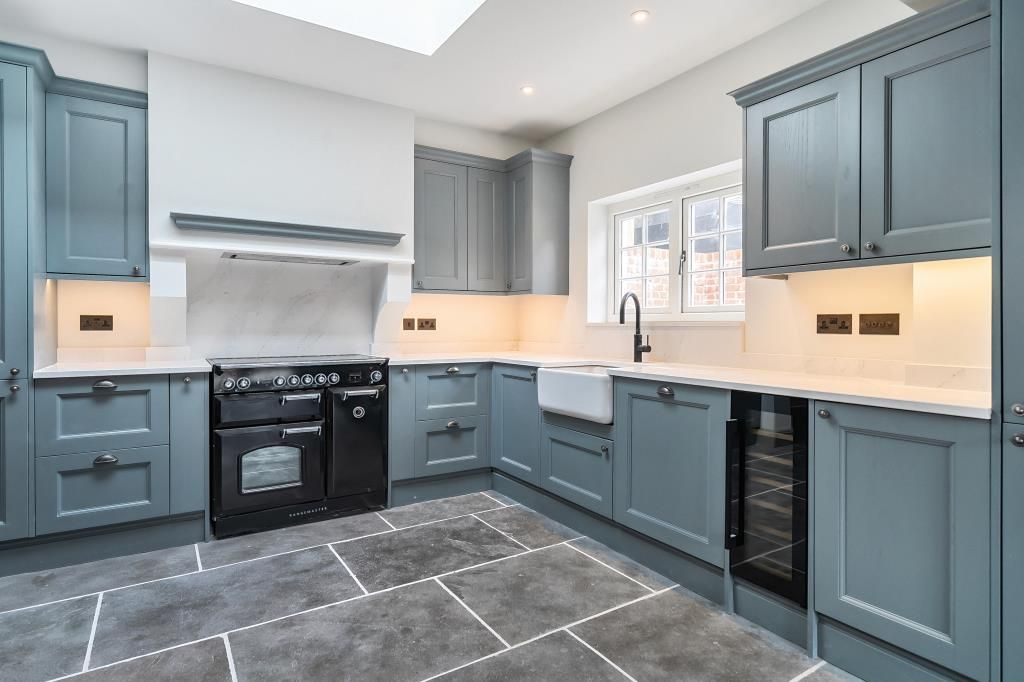 Property photo 2 of 22 Kitchen