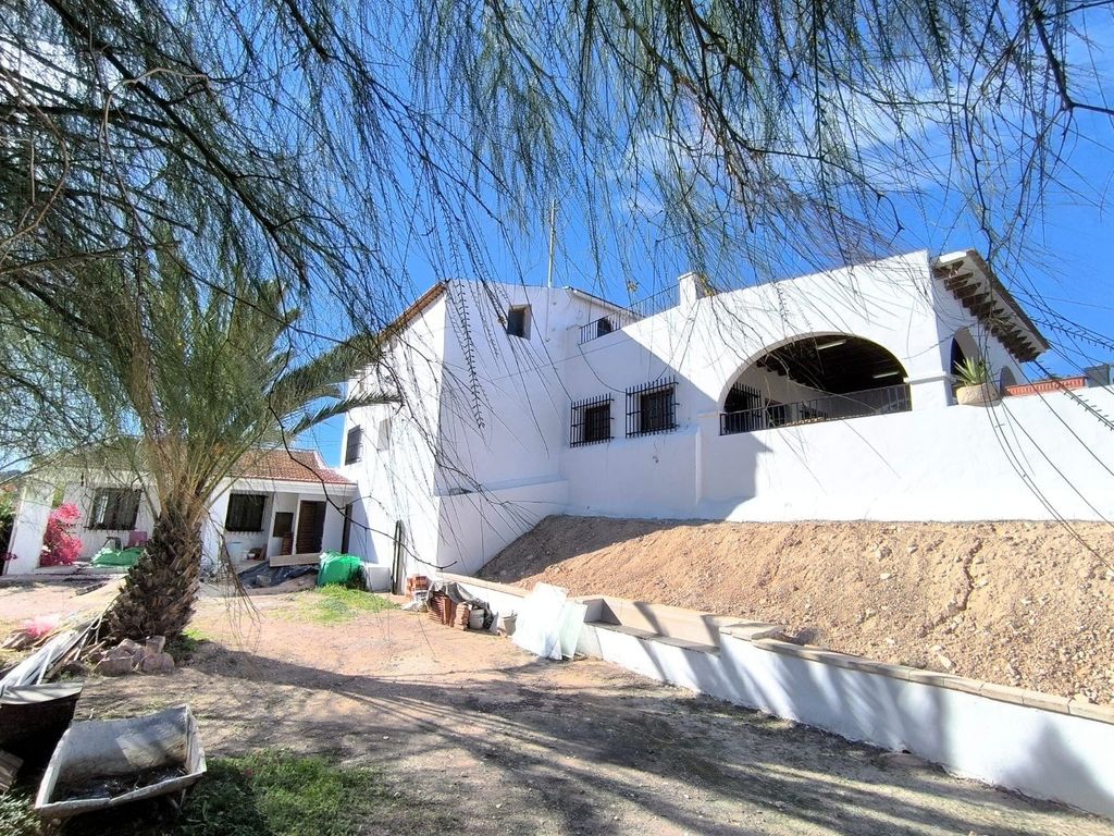 Property photo 2 of 20