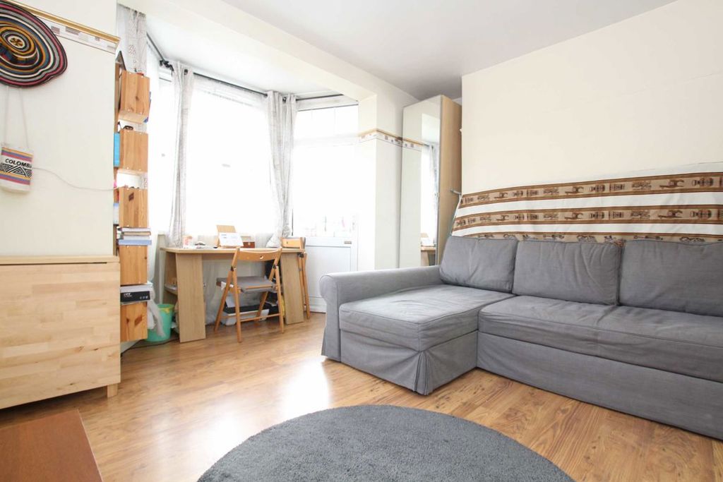 Property photo 2 of 5