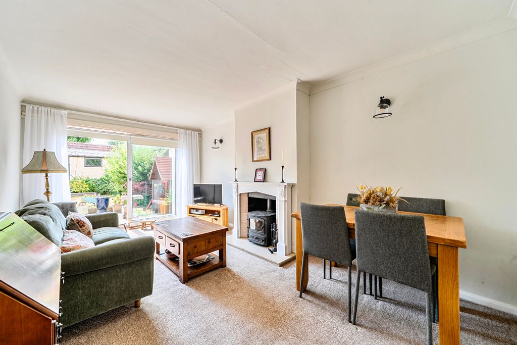 Property photo 2 of 11 149732413