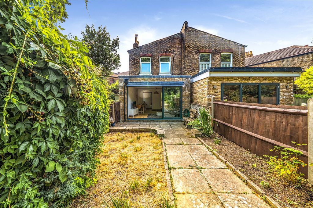 Property photo 3 of 8 Picture No. 06