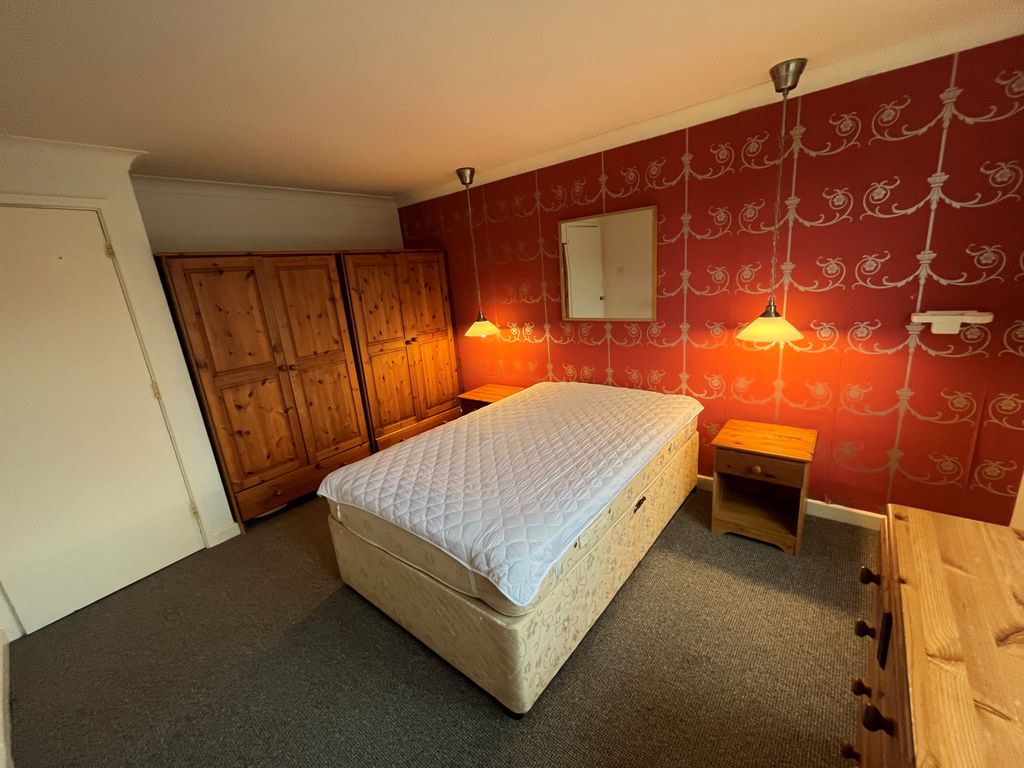 Property photo 2 of 7 Fff Bedroom