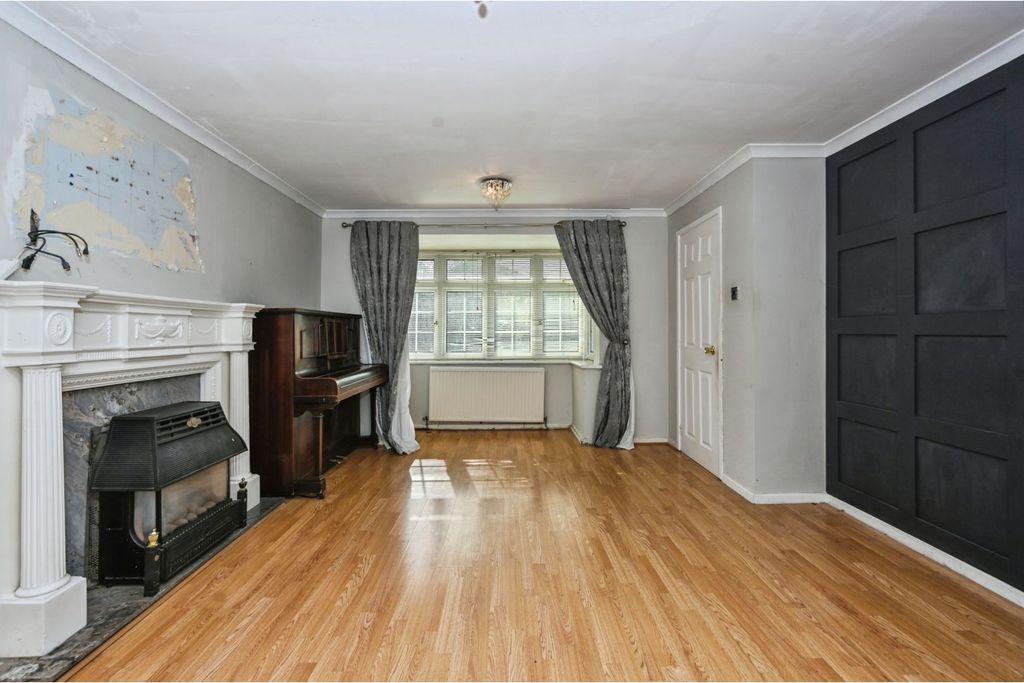 Property photo 2 of 24