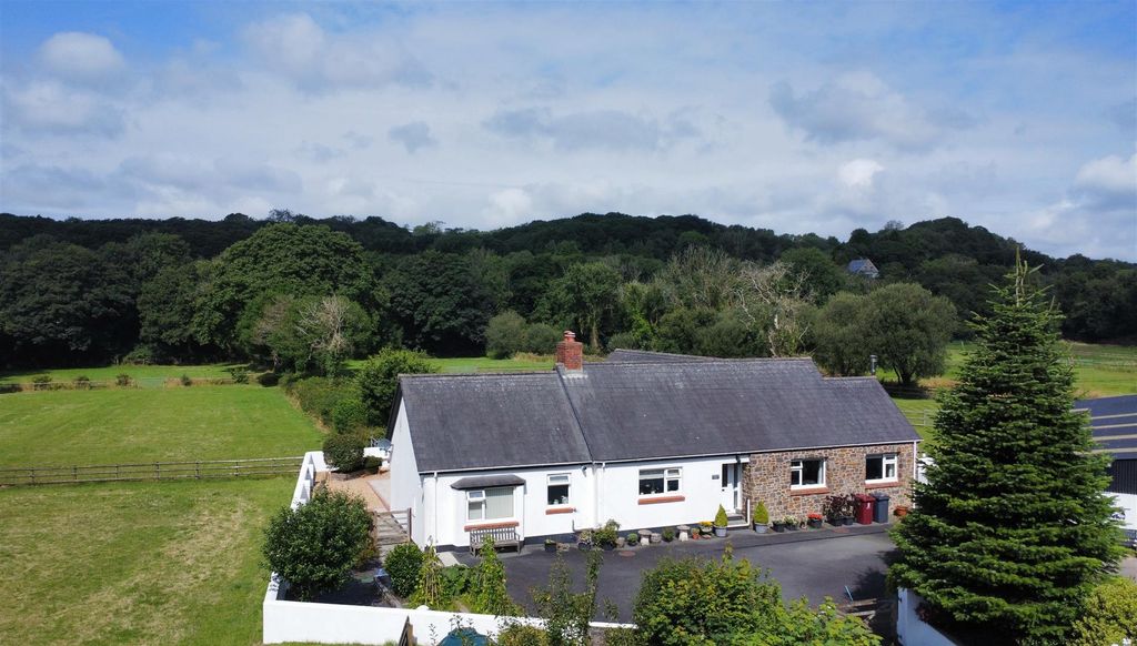 Property photo 2 of 40