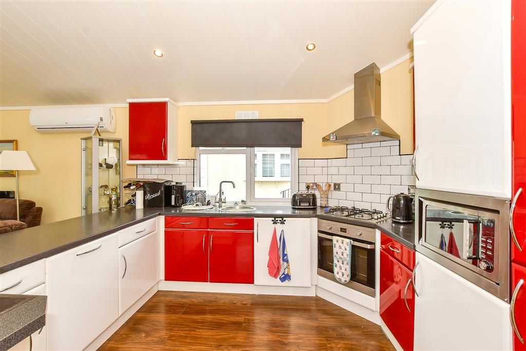 Property photo 3 of 9 Lounge/ Kitchen/ Diner