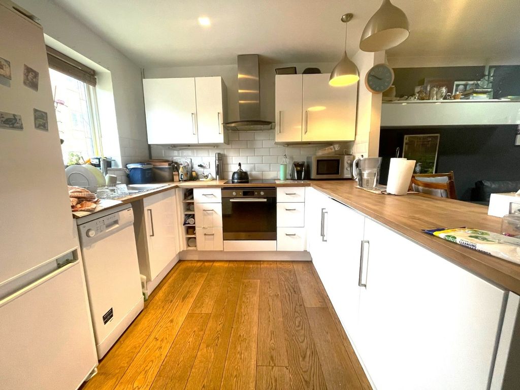 Property photo 2 of 11 2322742