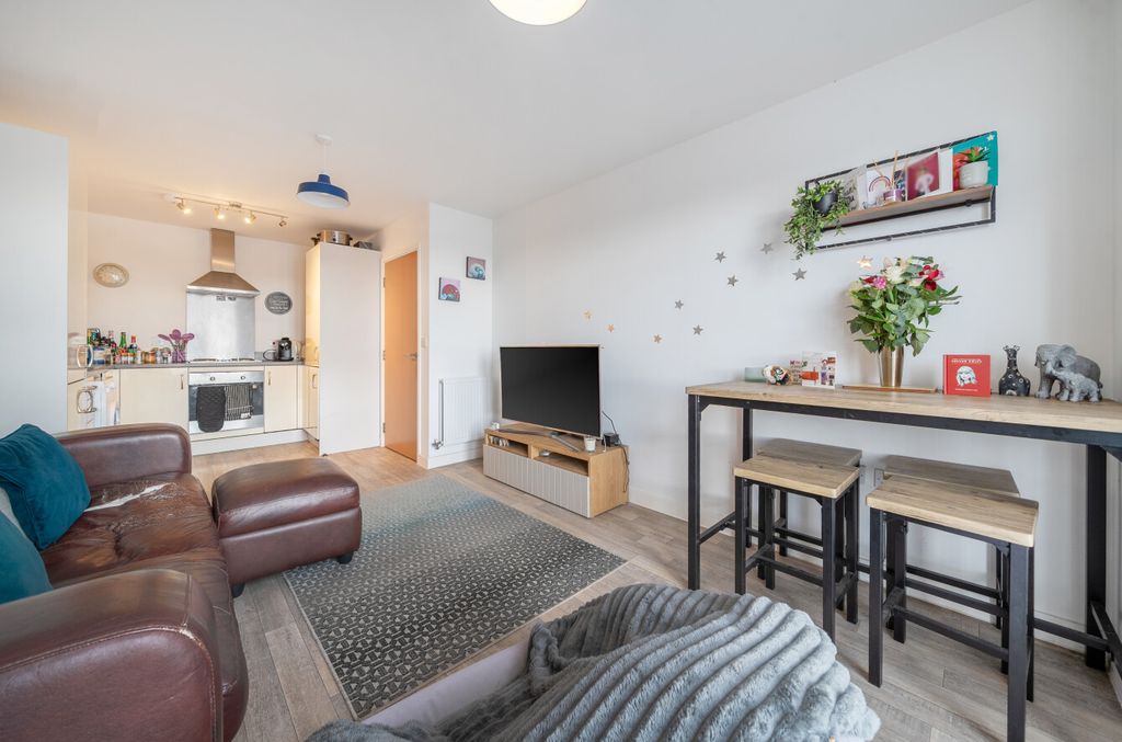 Property photo 3 of 8