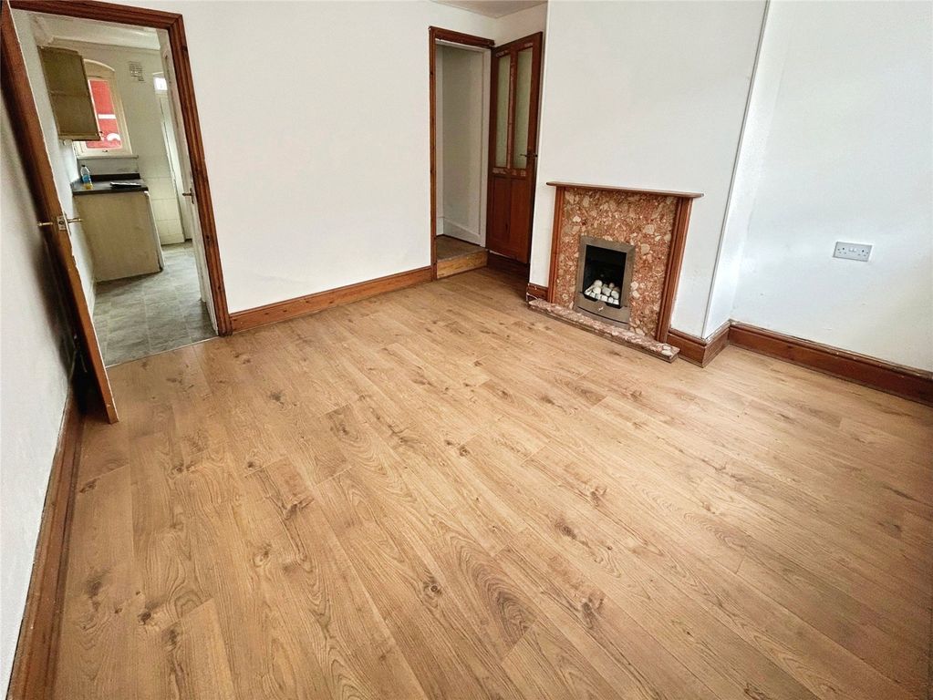 Property photo 2 of 11 Picture No. 03