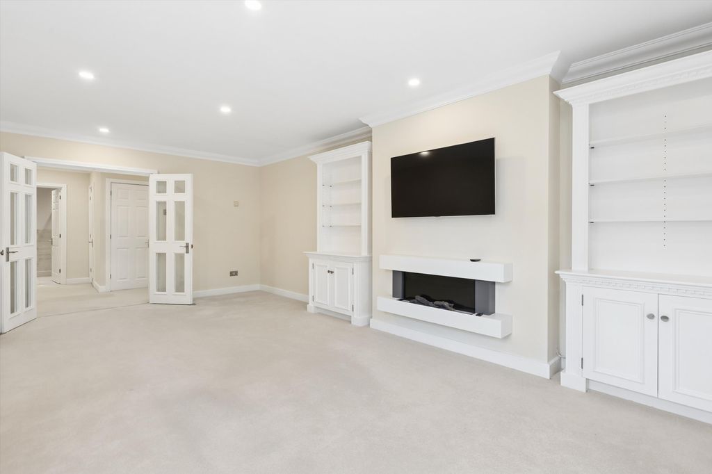 Property photo 3 of 12 Image