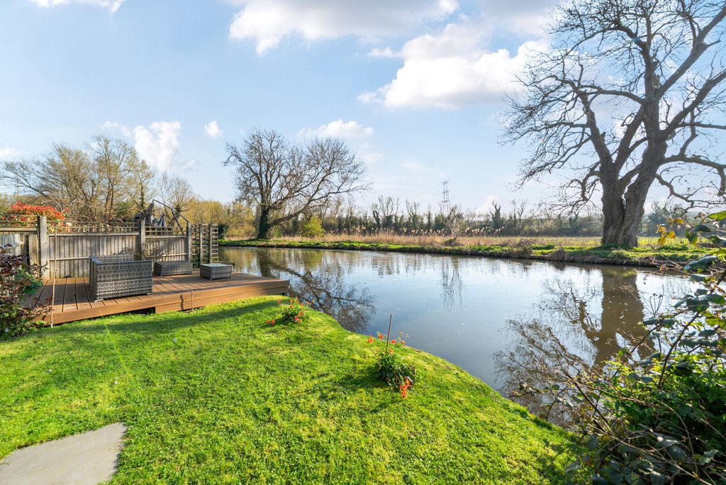 Property photo 2 of 17 1429179-3-69Bc1d8...