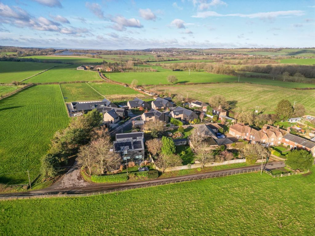 Property photo 3 of 32 Burgess Fields 35.Jpg