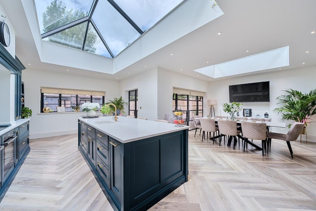 Property photo 1 of 34 2.Jpg
