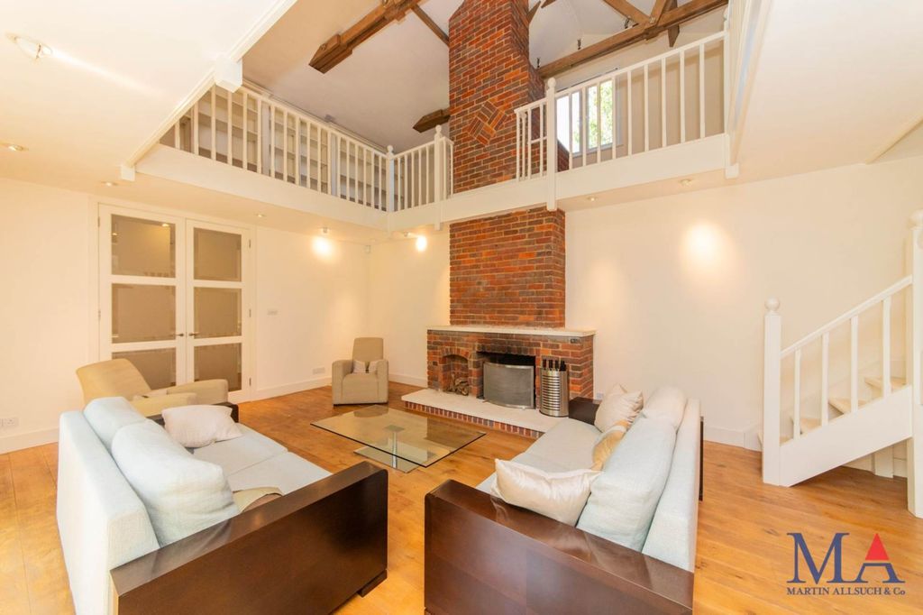 Property photo 3 of 59