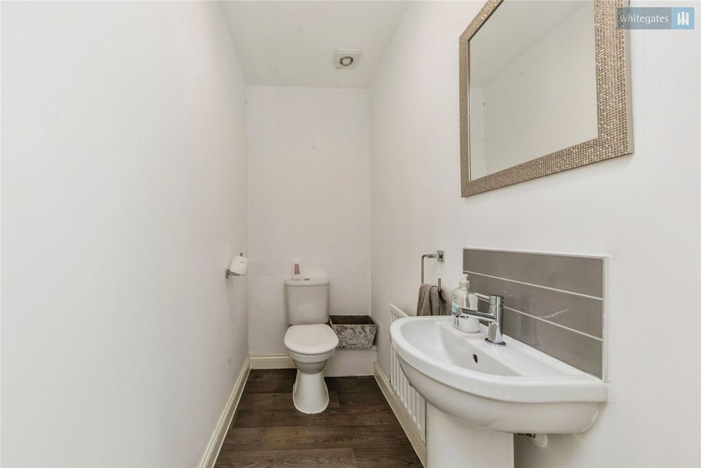 Property photo 3 of 17 Picture No. 13
