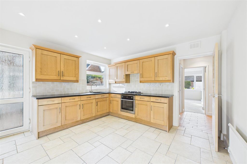 Property photo 3 of 17 Kitchen Diner