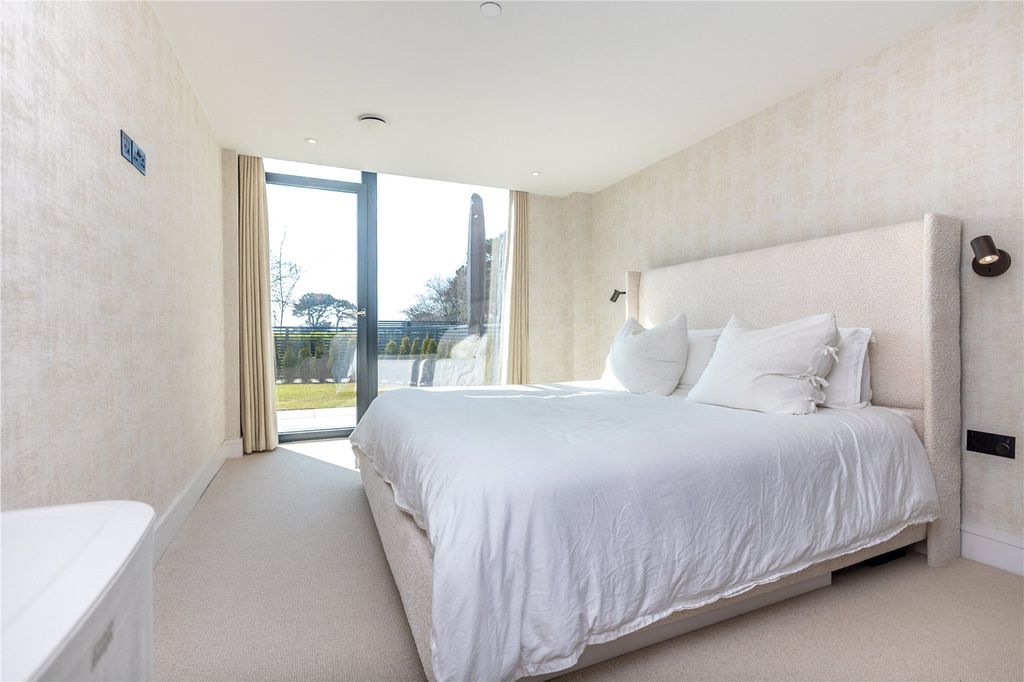 Additional image 13 of 2 bed flat for saleChaddesley Glen, Poole, Dorset BH13