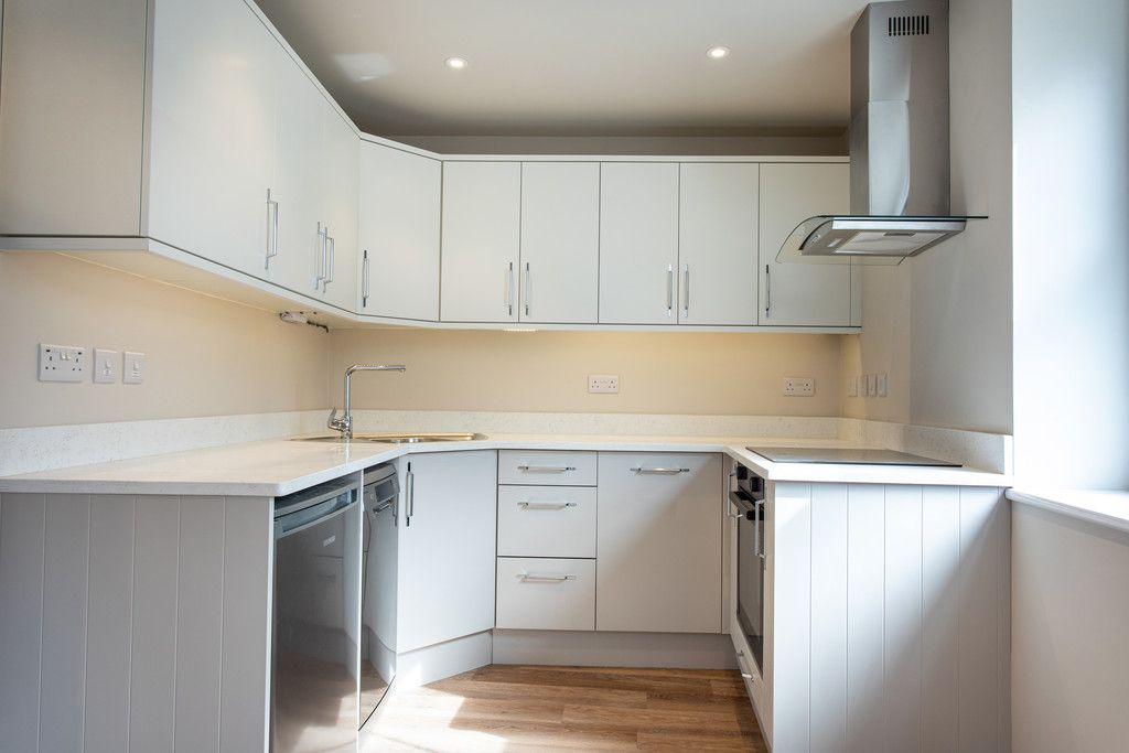 Property photo 2 of 9 Kitchen