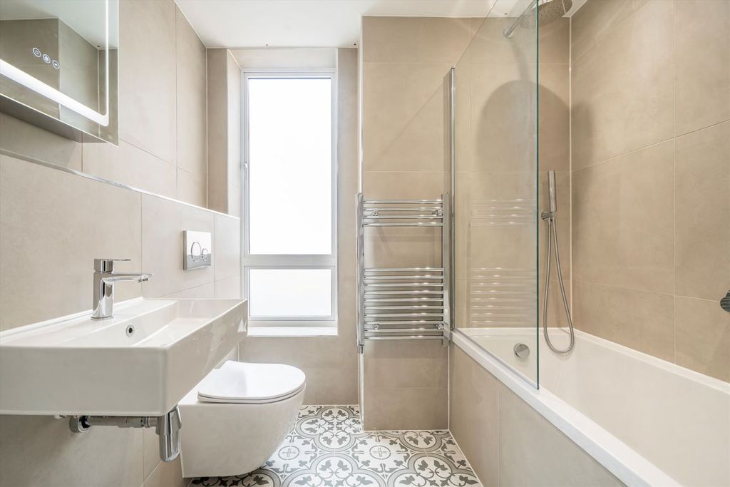 Property photo 3 of 4