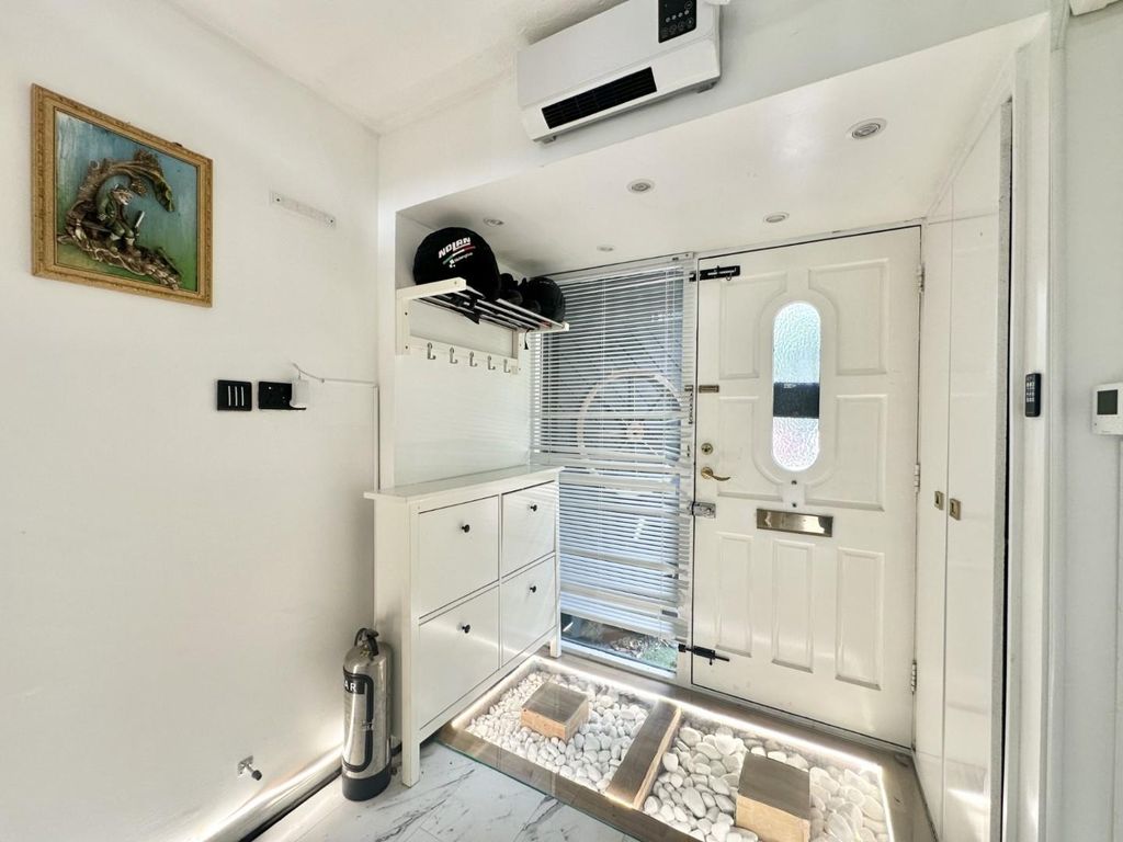 Property photo 3 of 29 Thumbnail_Img_4186.Jpg